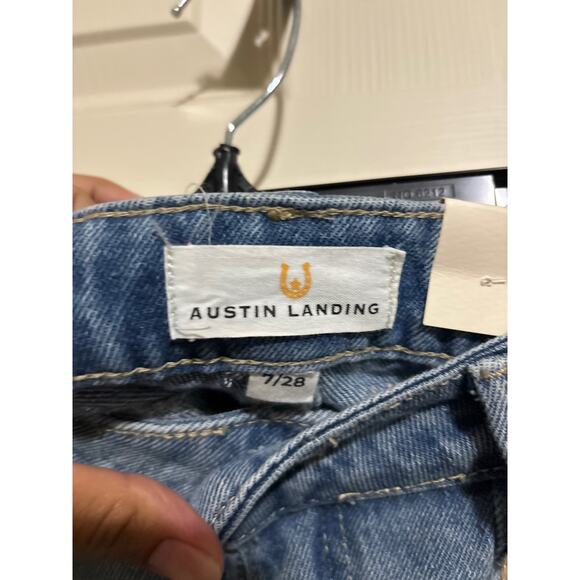 NWT Austin Landing Micro Shorts Western Buckle 28 - Picture 3 of 3